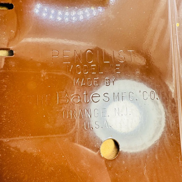 VTG Bates Woodgrain Listfinder Address Phone Book Metal Flip Up Missing Pages - Picture 4 of 5